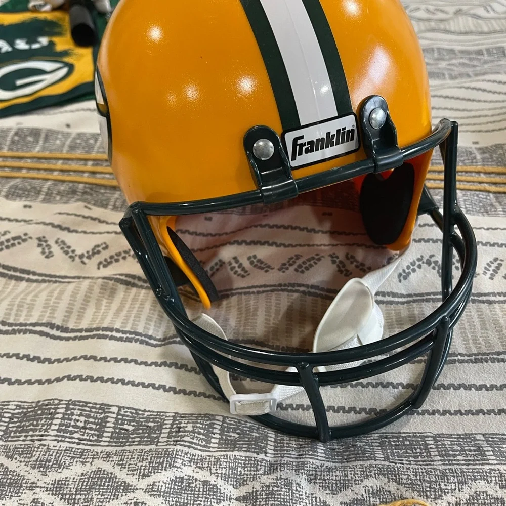 Like new Green Bay Packers football uniform - Picture 2 of 15